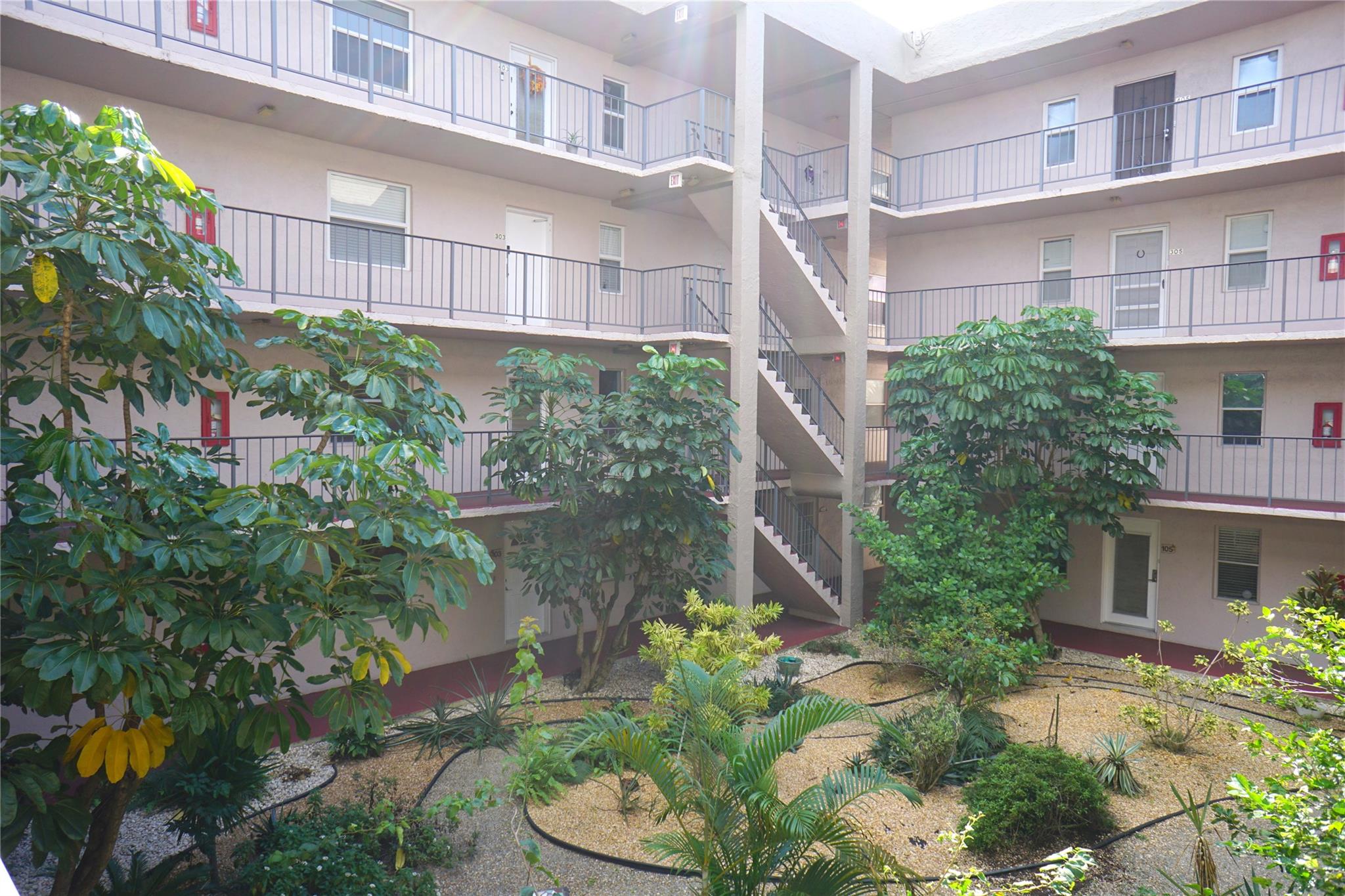 2821 Somerset Dr 203