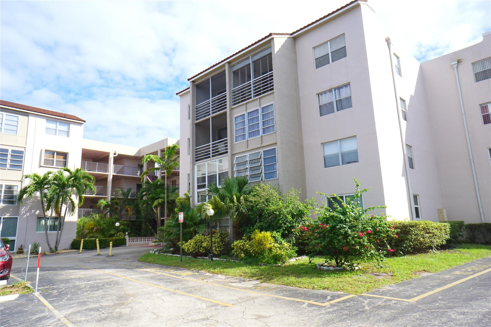 2821 Somerset Dr 203