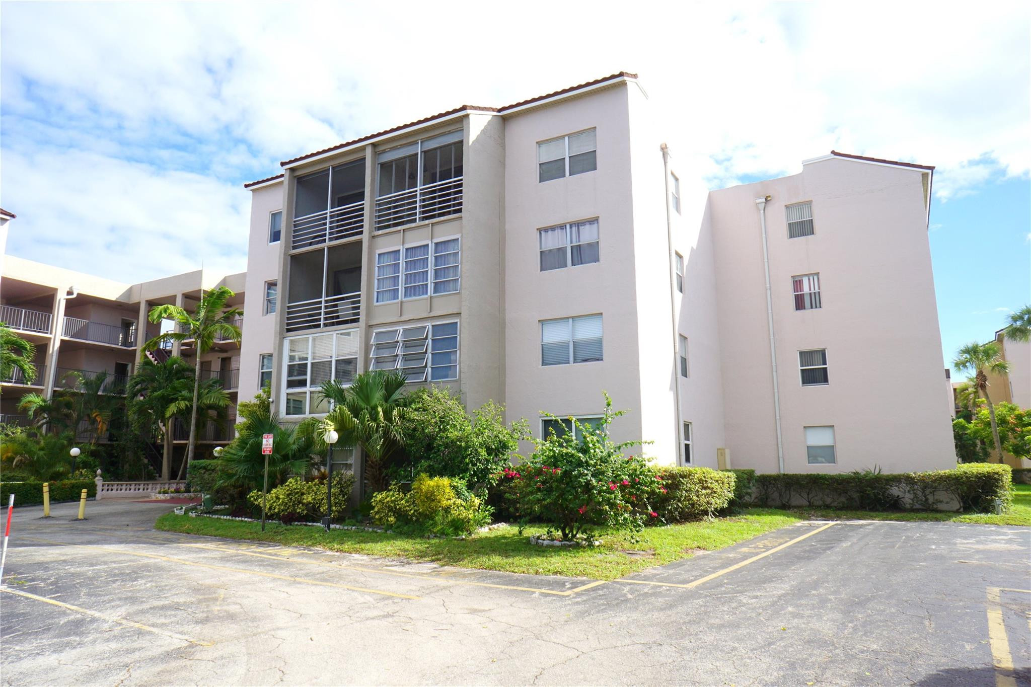2821 Somerset Dr 203