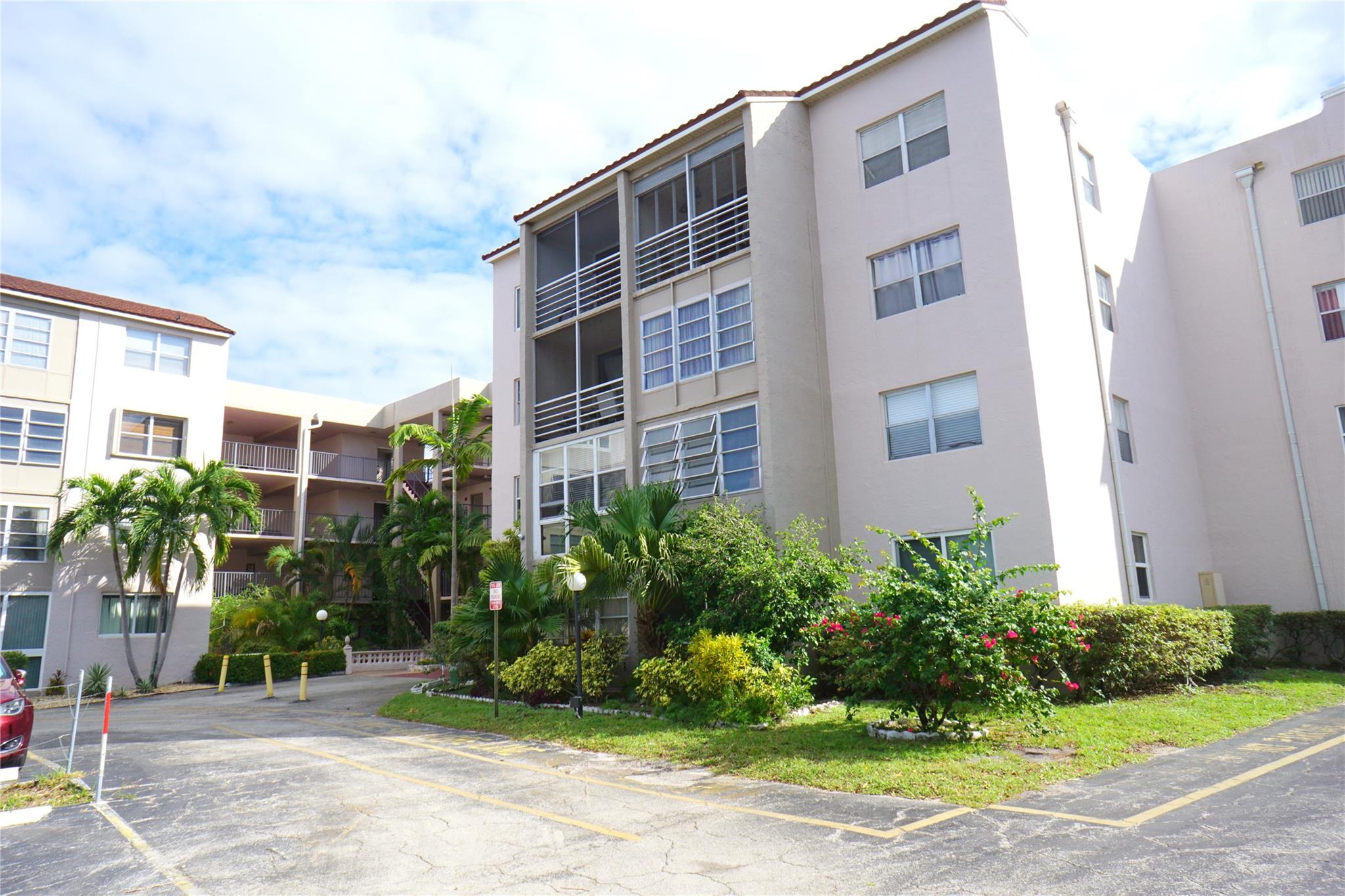 2821 Somerset Dr 203