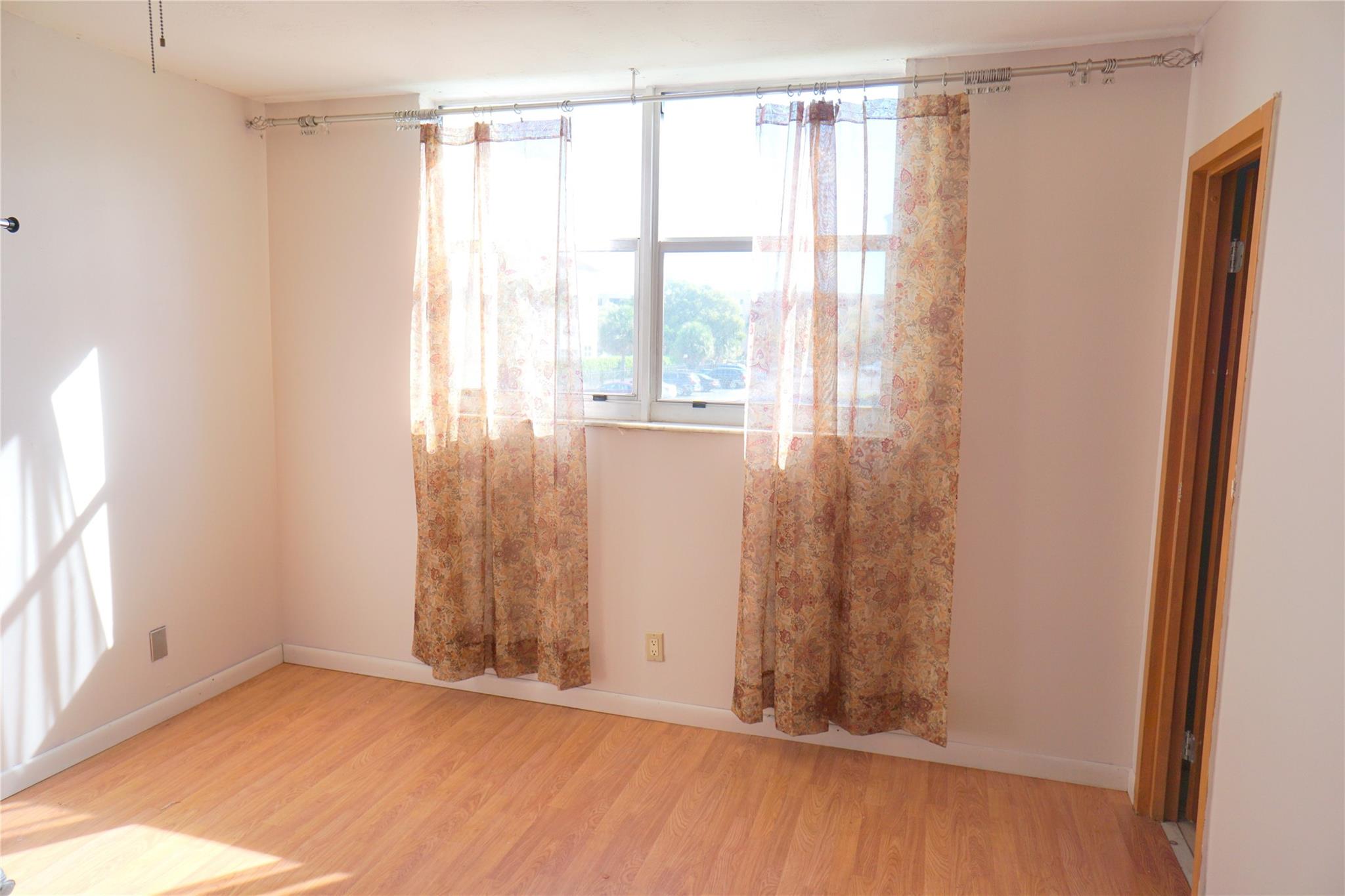 2821 Somerset Dr 203