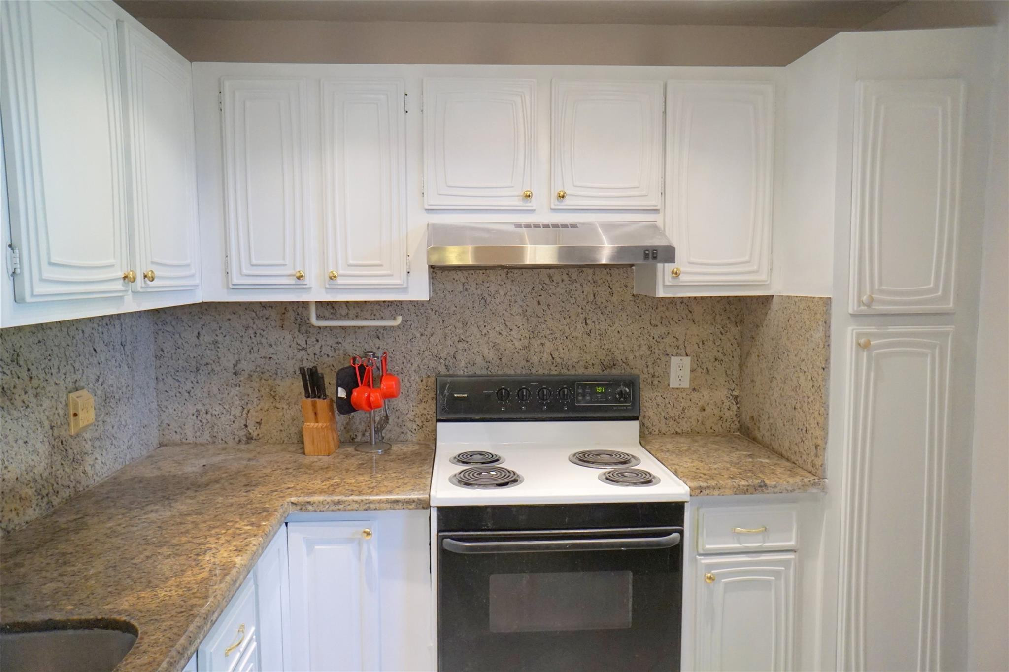 2821 Somerset Dr 203