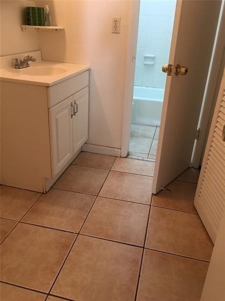 622 NW 13th St 12