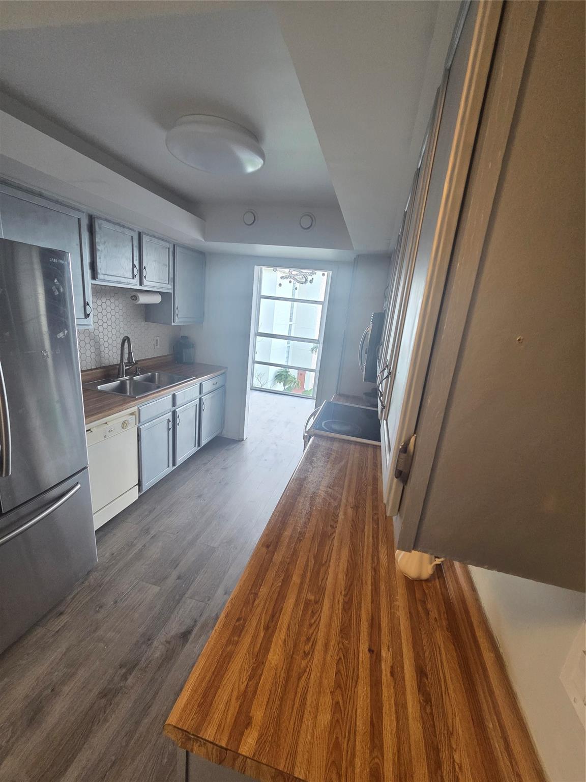 801 Three Islands Blvd 409