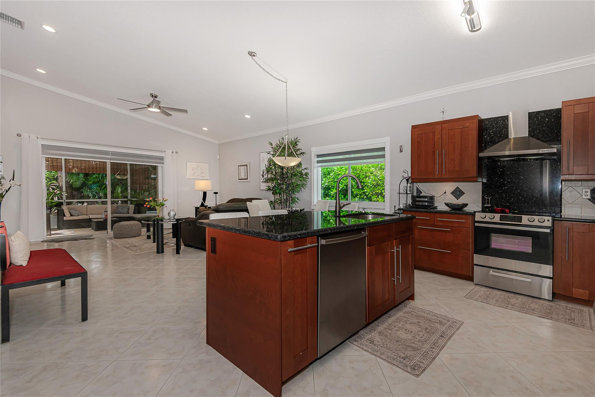 1249 SW 46th Way