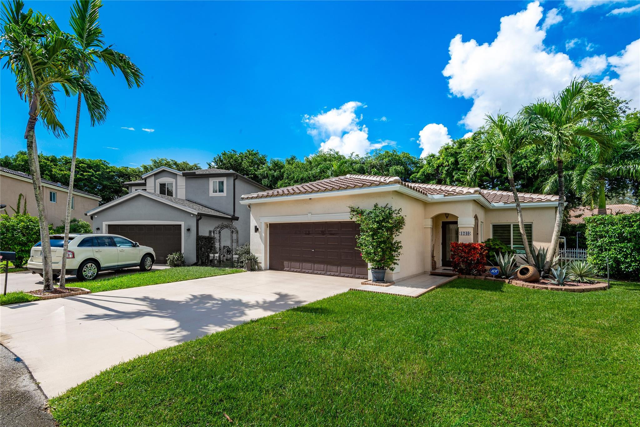 1249 SW 46th Way
