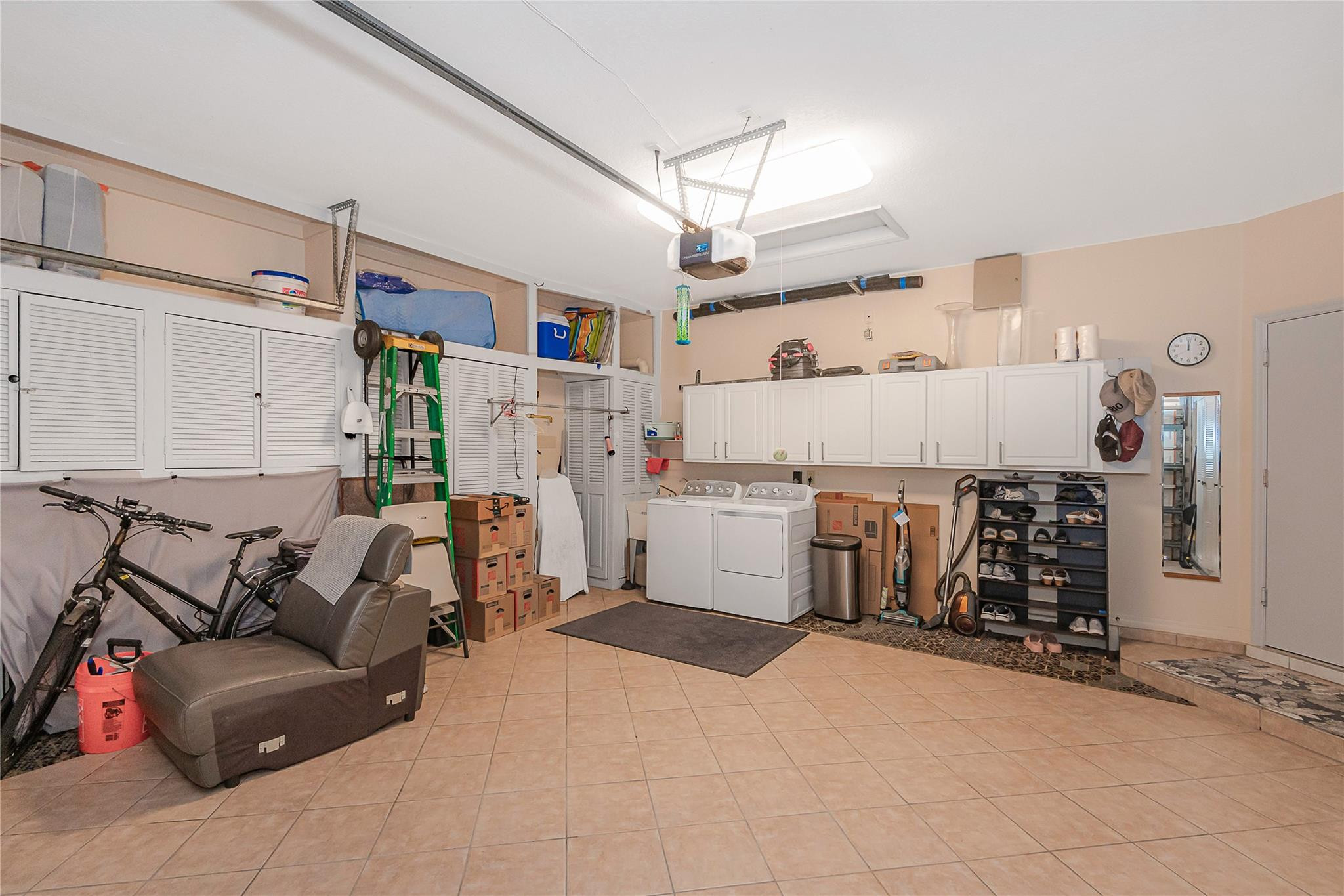 1249 SW 46th Way
