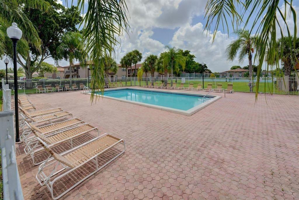 10002 Winding Lake Rd 202