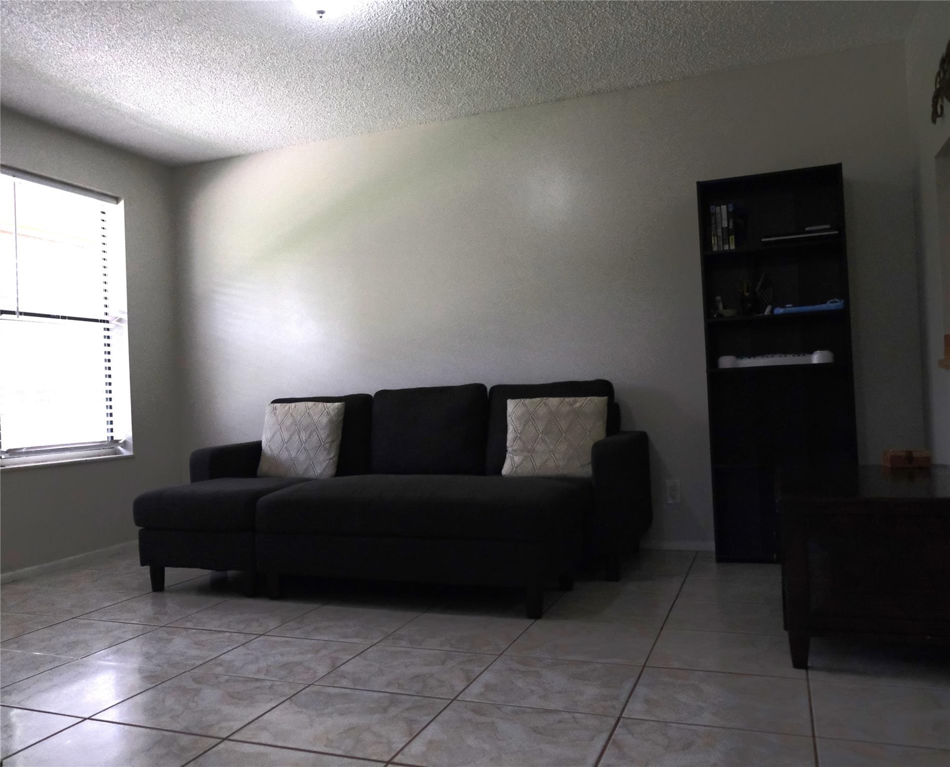 10002 Winding Lake Rd 202