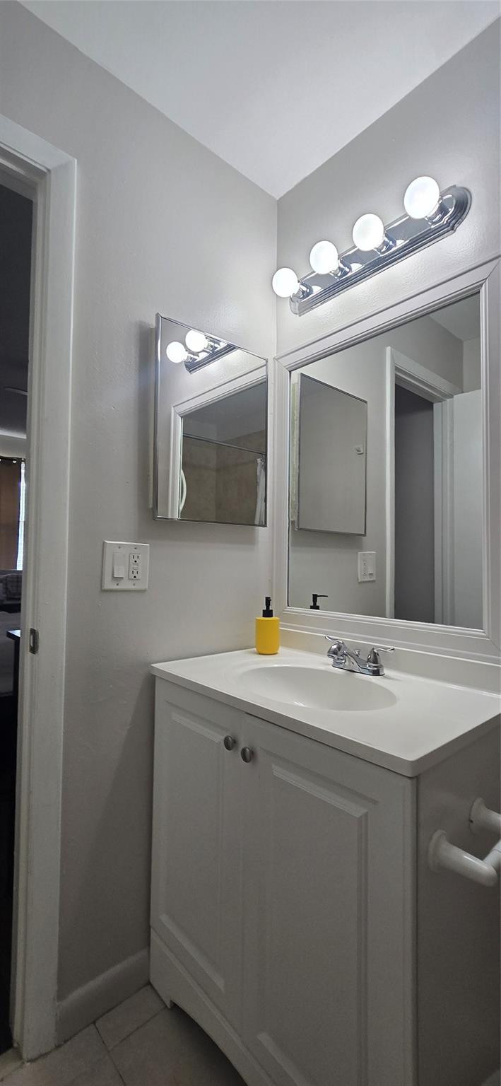 10002 Winding Lake Rd 202