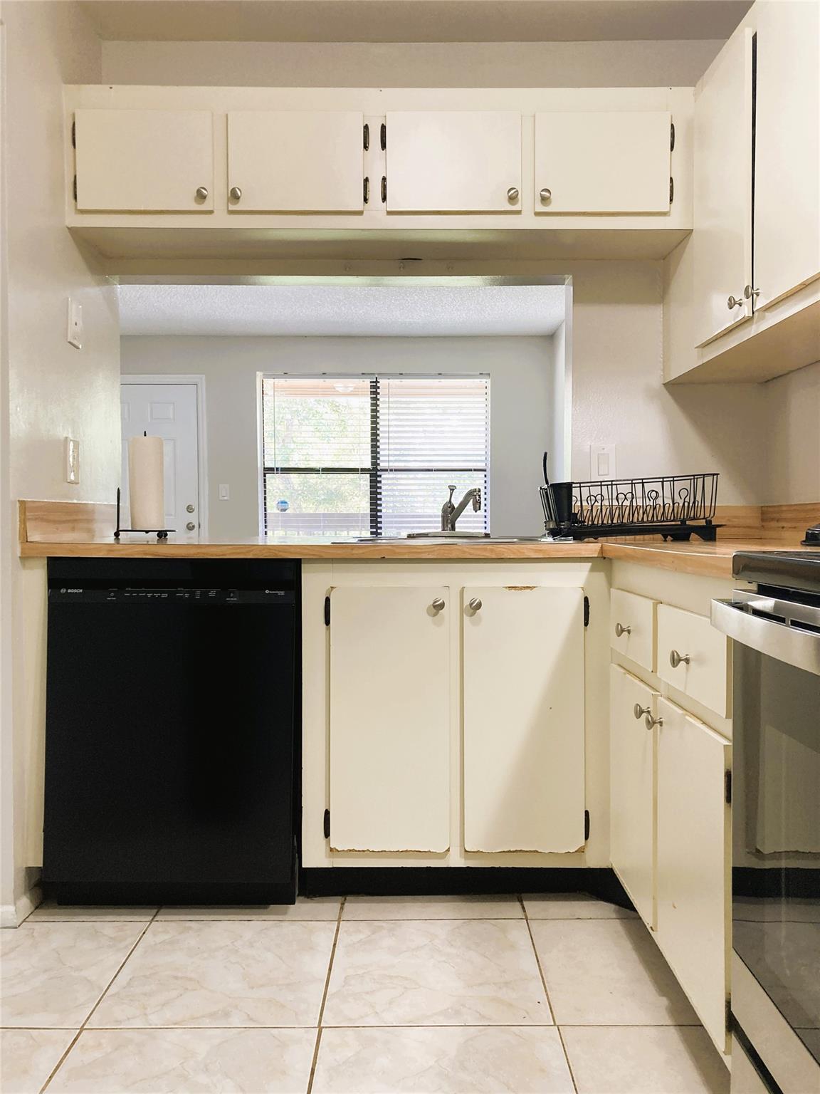 10002 Winding Lake Rd 202