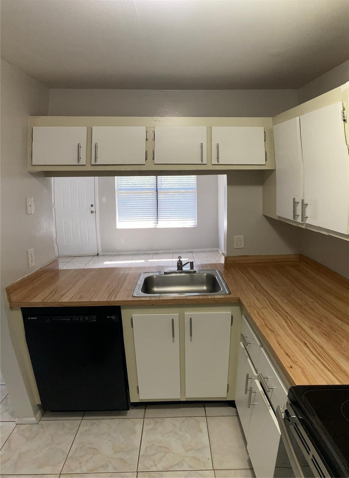 10002 Winding Lake Rd 202