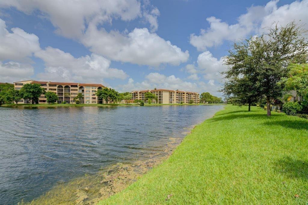 10002 Winding Lake Rd 202