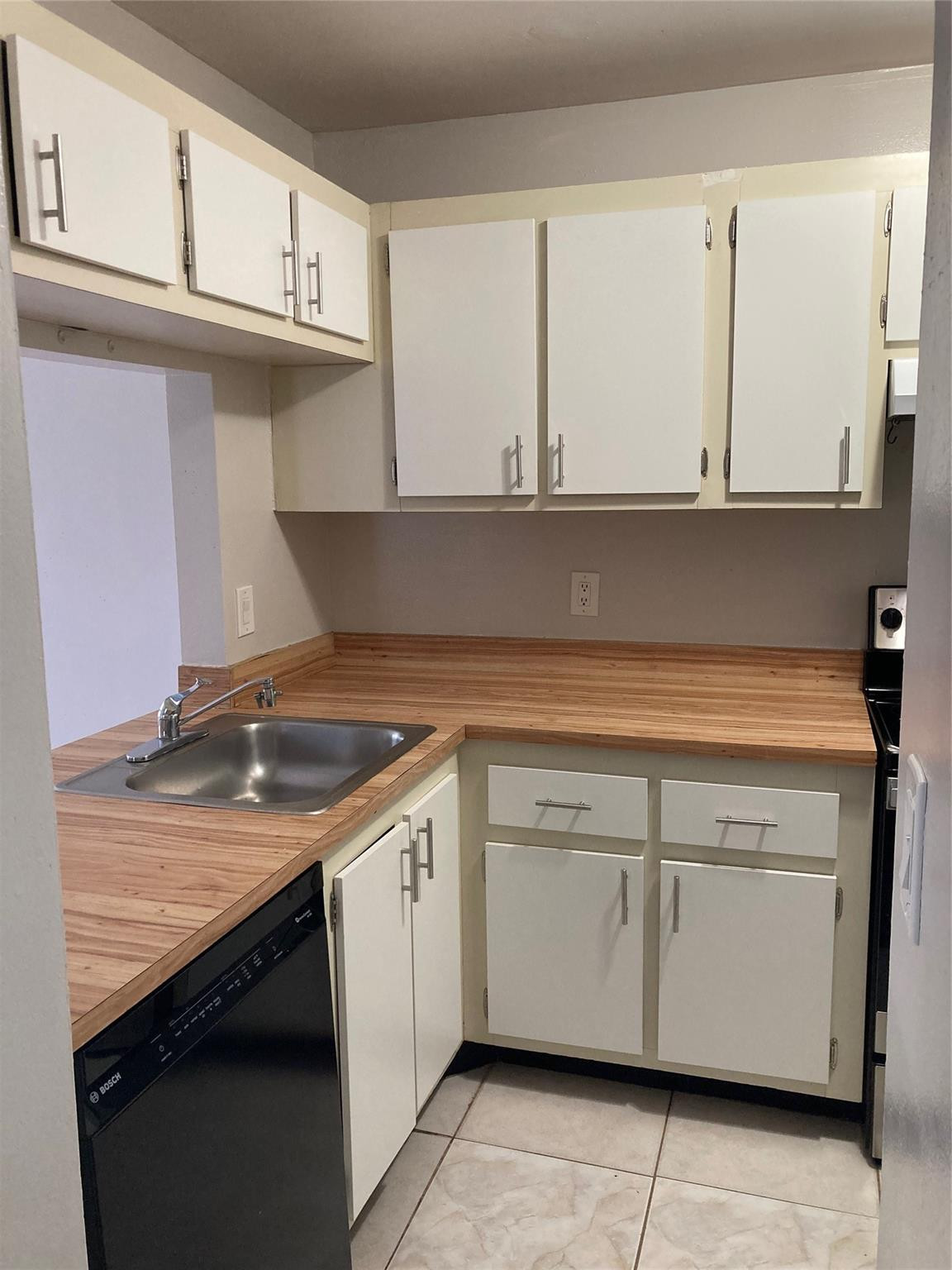 10002 Winding Lake Rd 202