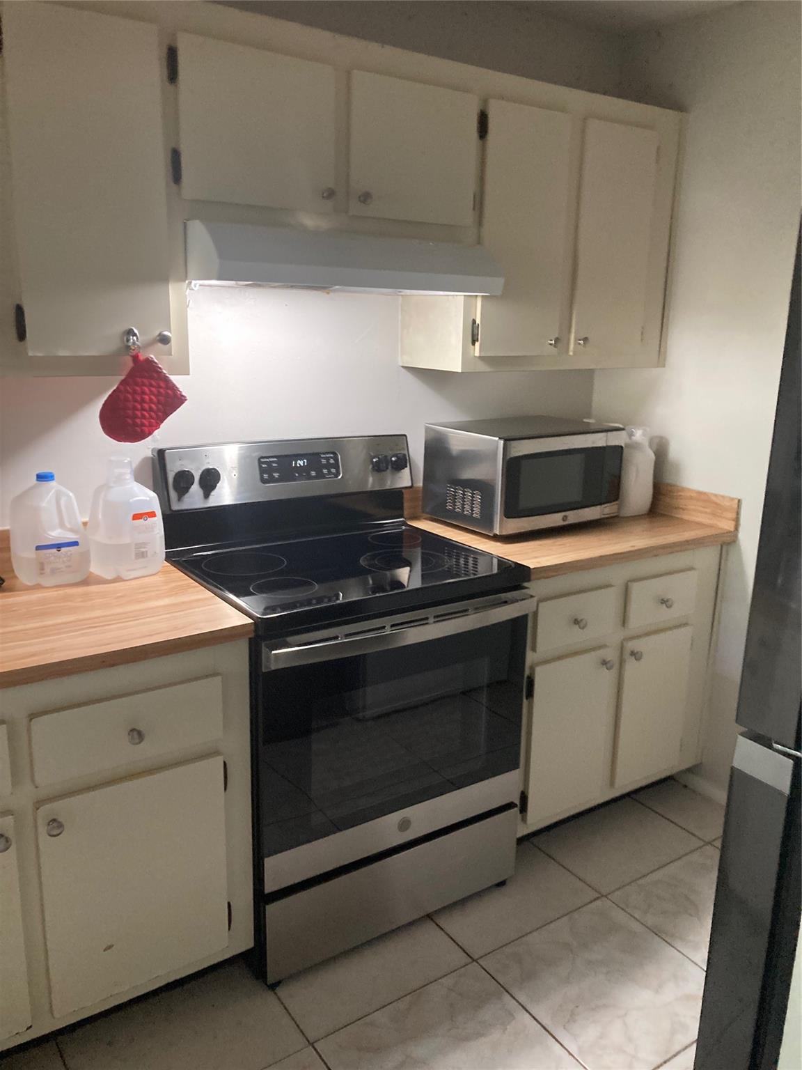 10002 Winding Lake Rd 202