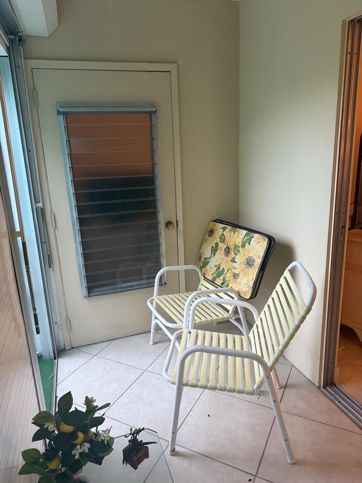 2050 NE 39th St 211W