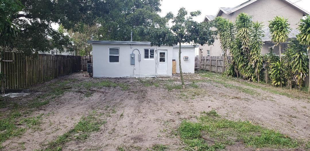 4230 SW 57th Ave