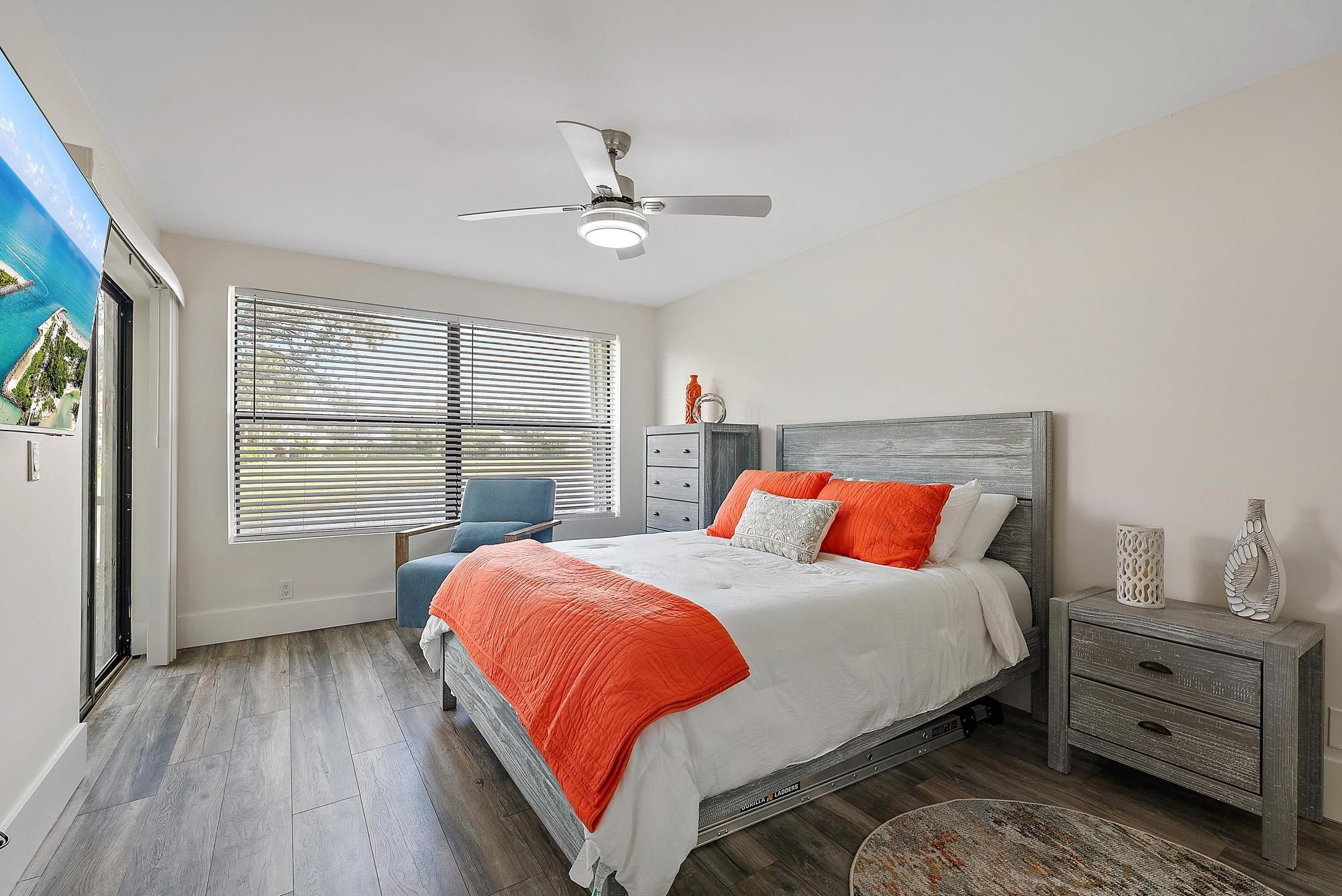 6928 Briarlake 102