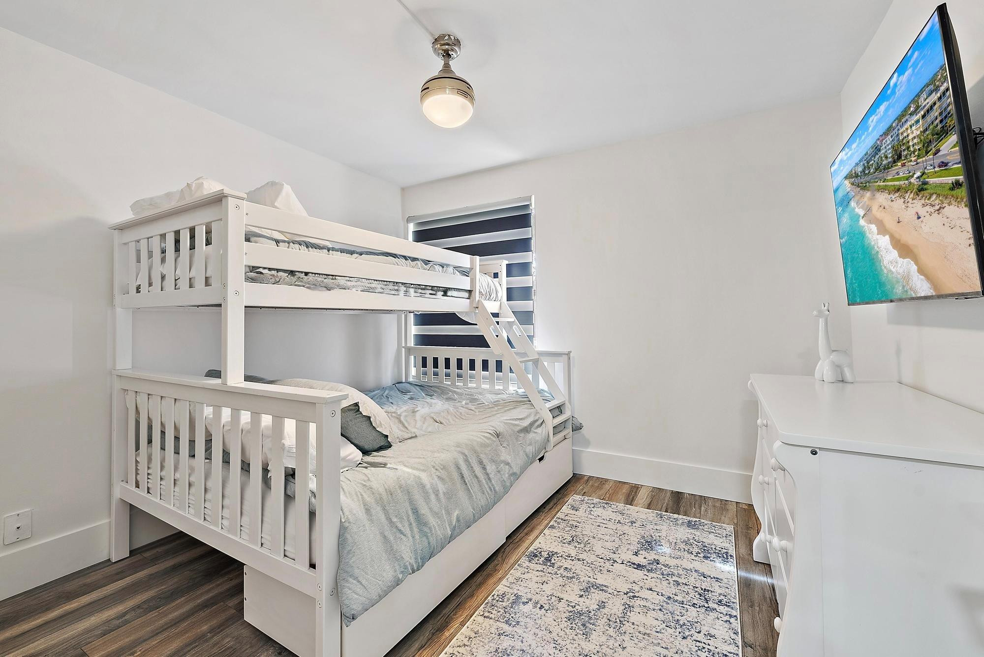 6928 Briarlake 102