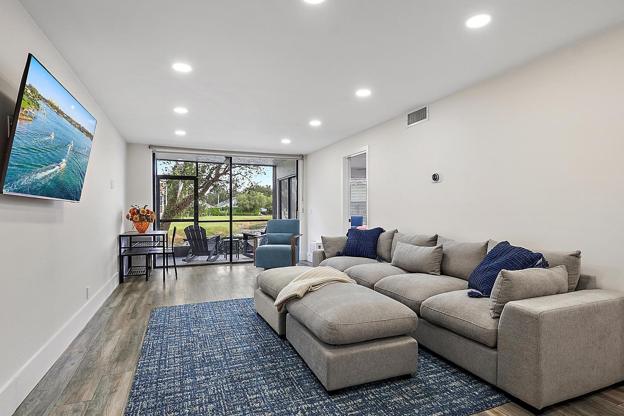 6928 Briarlake 102