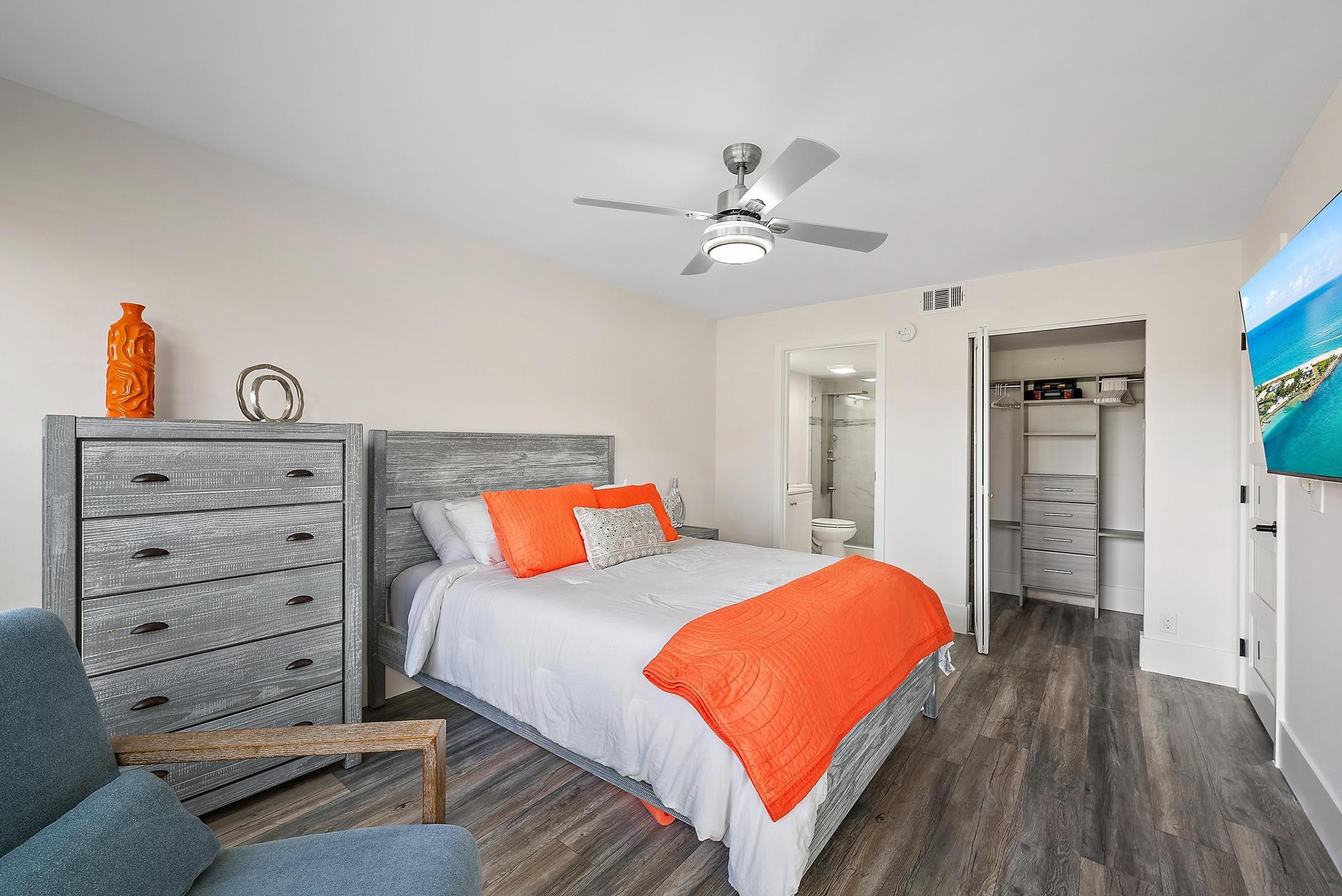 6928 Briarlake 102