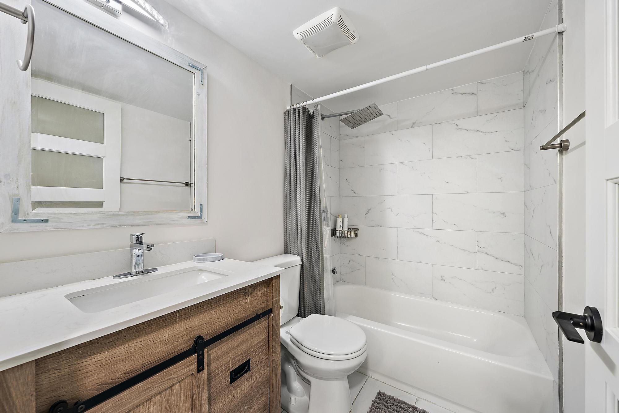 6928 Briarlake 102