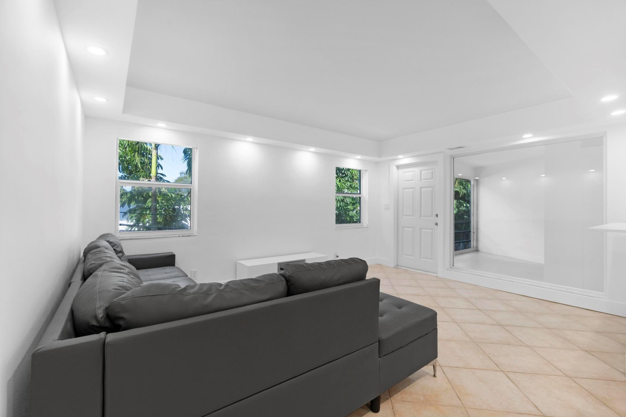 1439 S Ocean Blvd 215