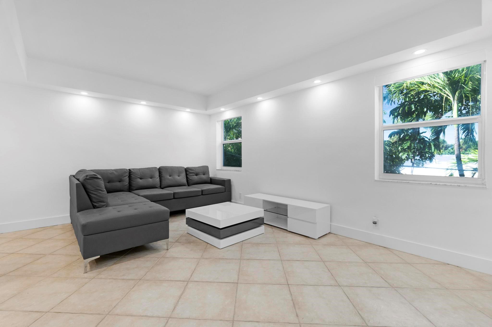 1439 S Ocean Blvd 215