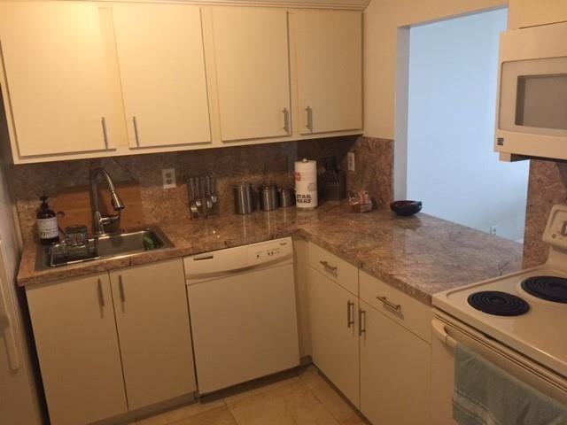 200 Leslie Dr. 1117