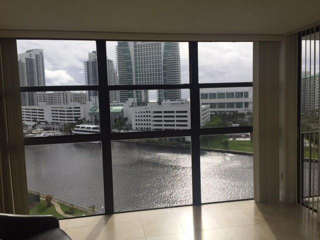 200 Leslie Dr. 1117