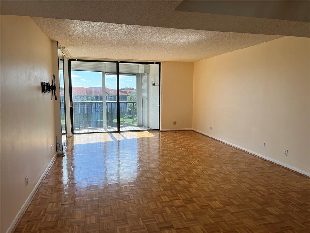 7030 Half Moon Cir 418