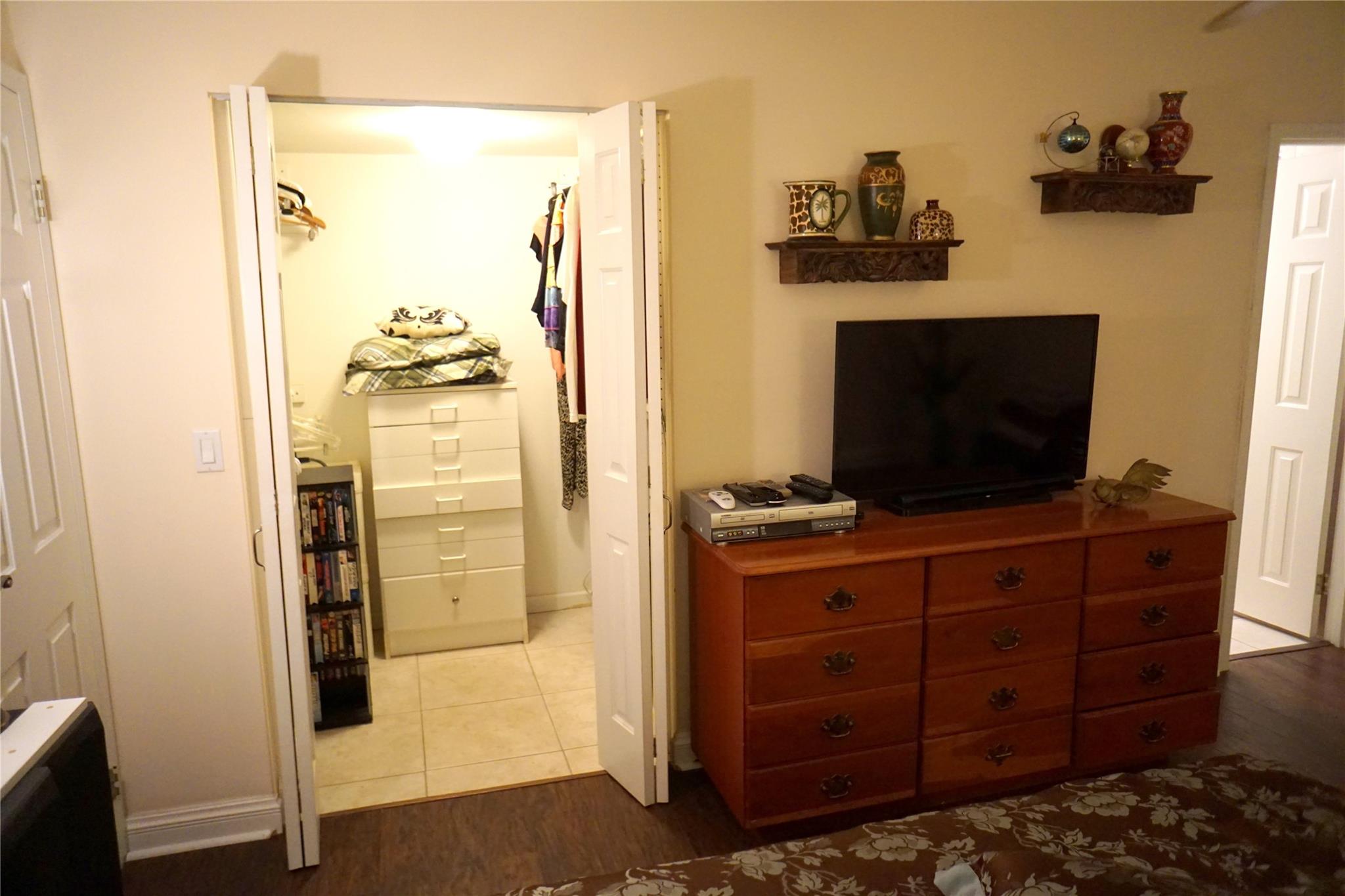 2851 Somerset Dr 103