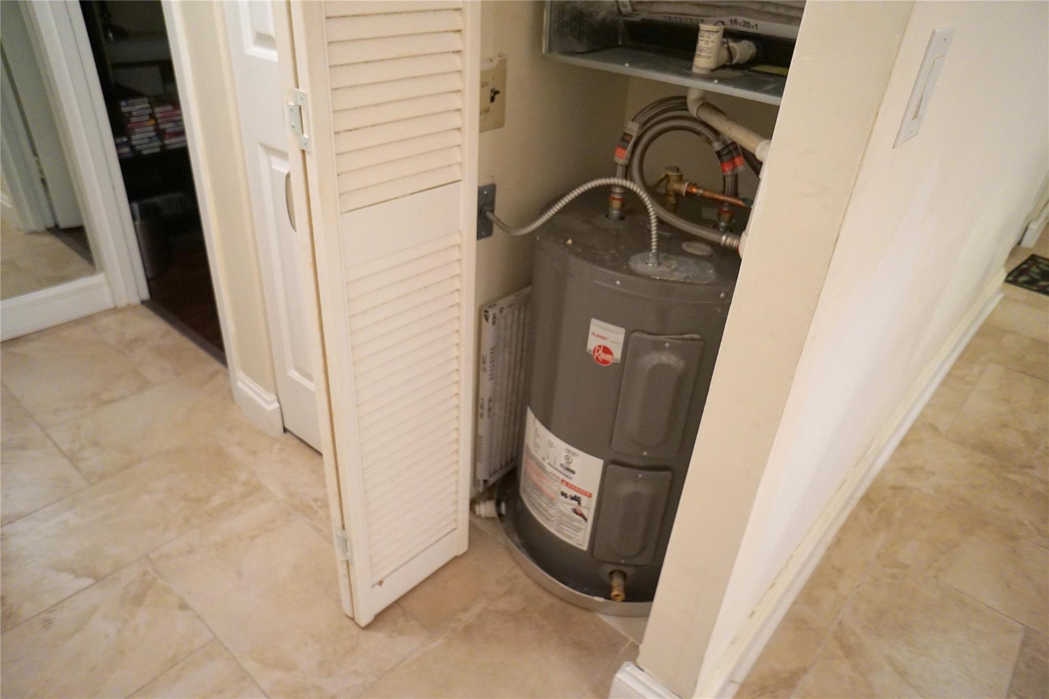 2851 Somerset Dr 103