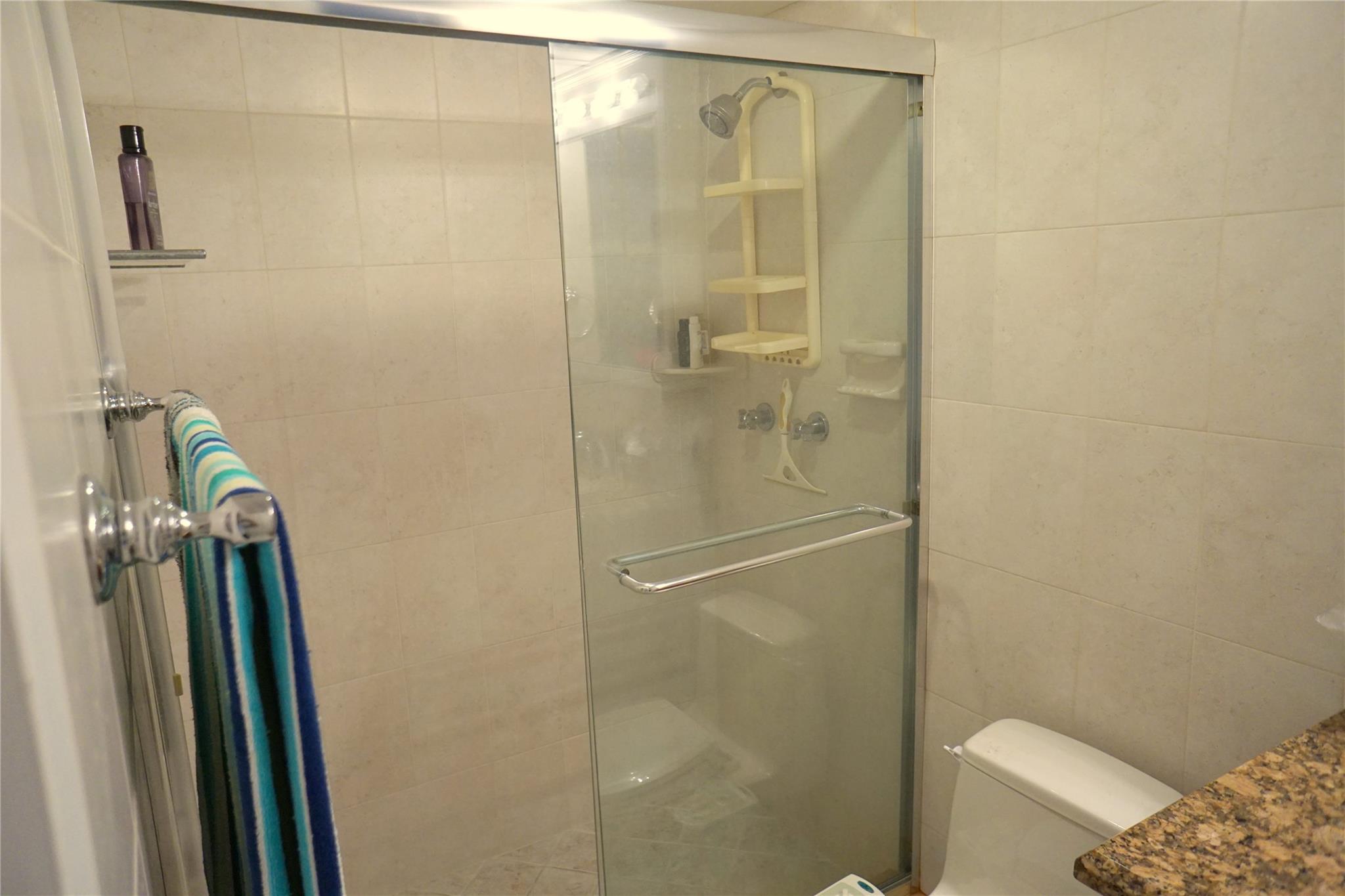 2851 Somerset Dr 103