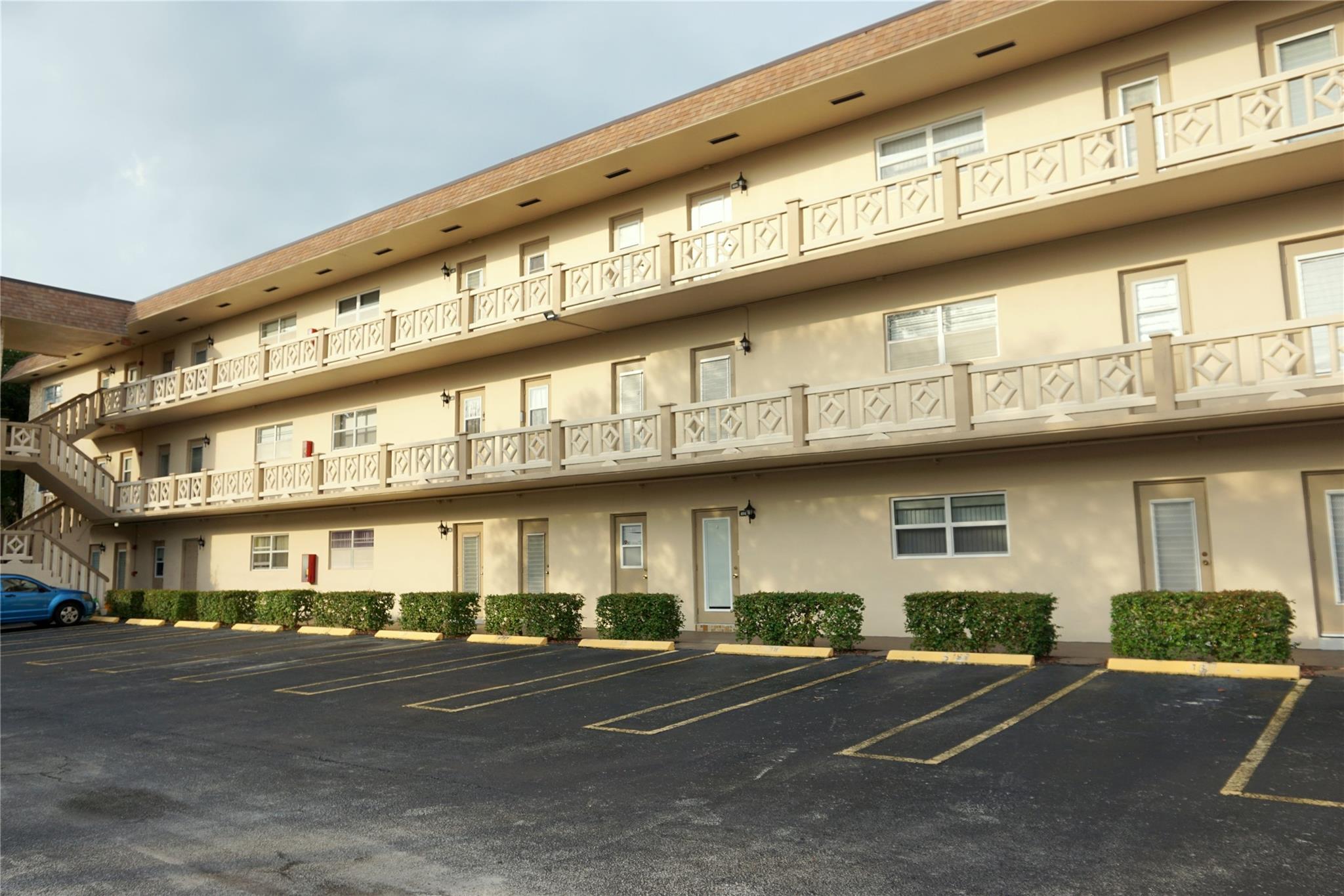 3400 NW 48th Ave 502