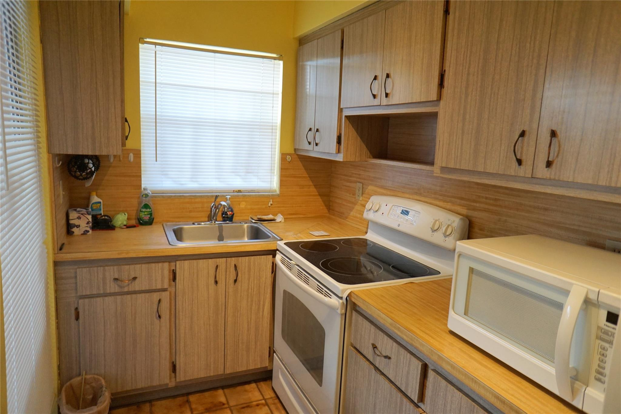 160 NE 8th Ave 25 B