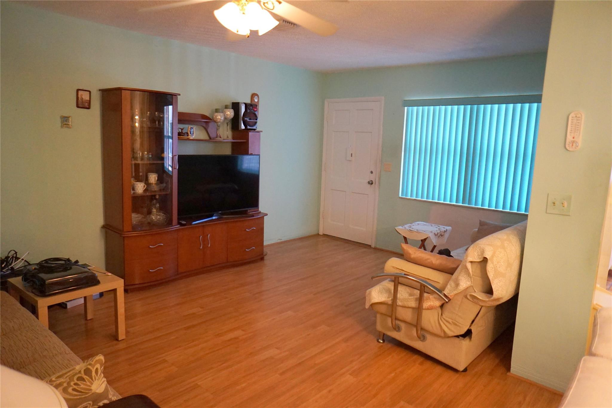 160 NE 8th Ave 25 B