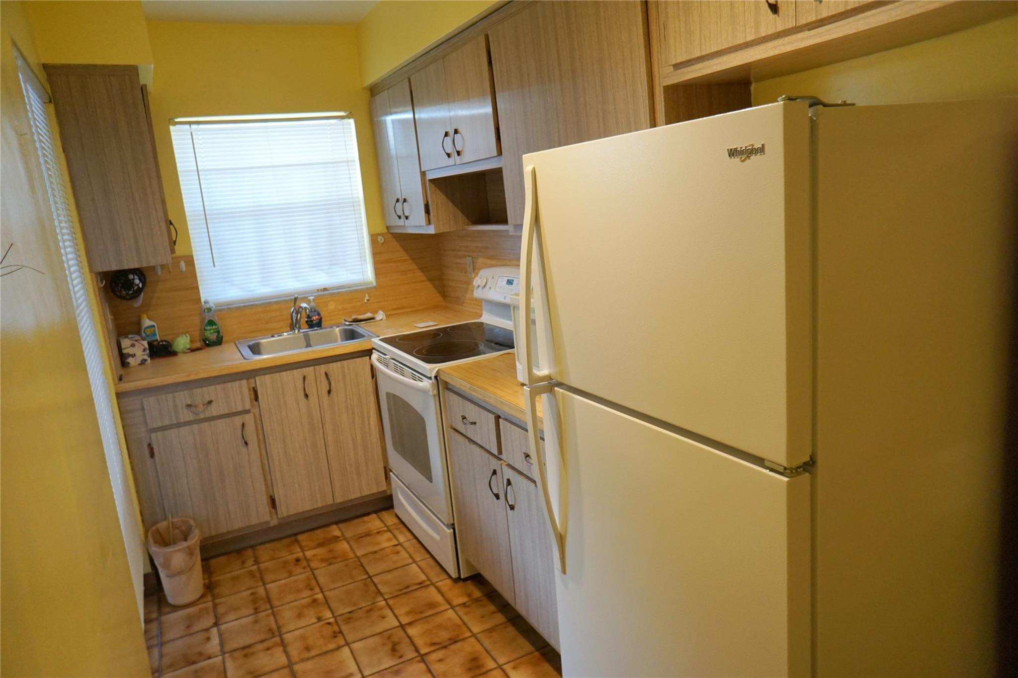 160 NE 8th Ave 25 B