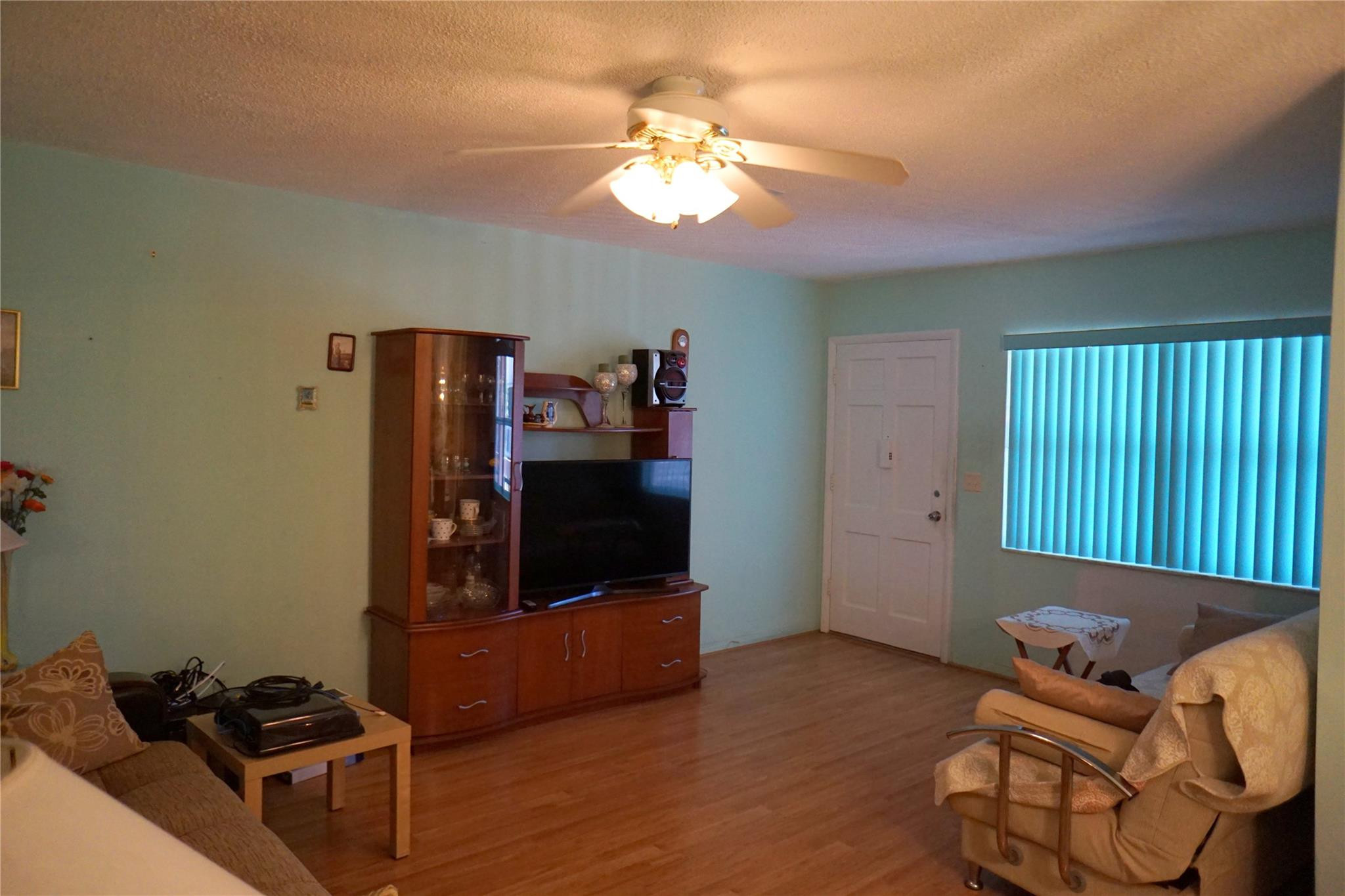 160 NE 8th Ave 25 B