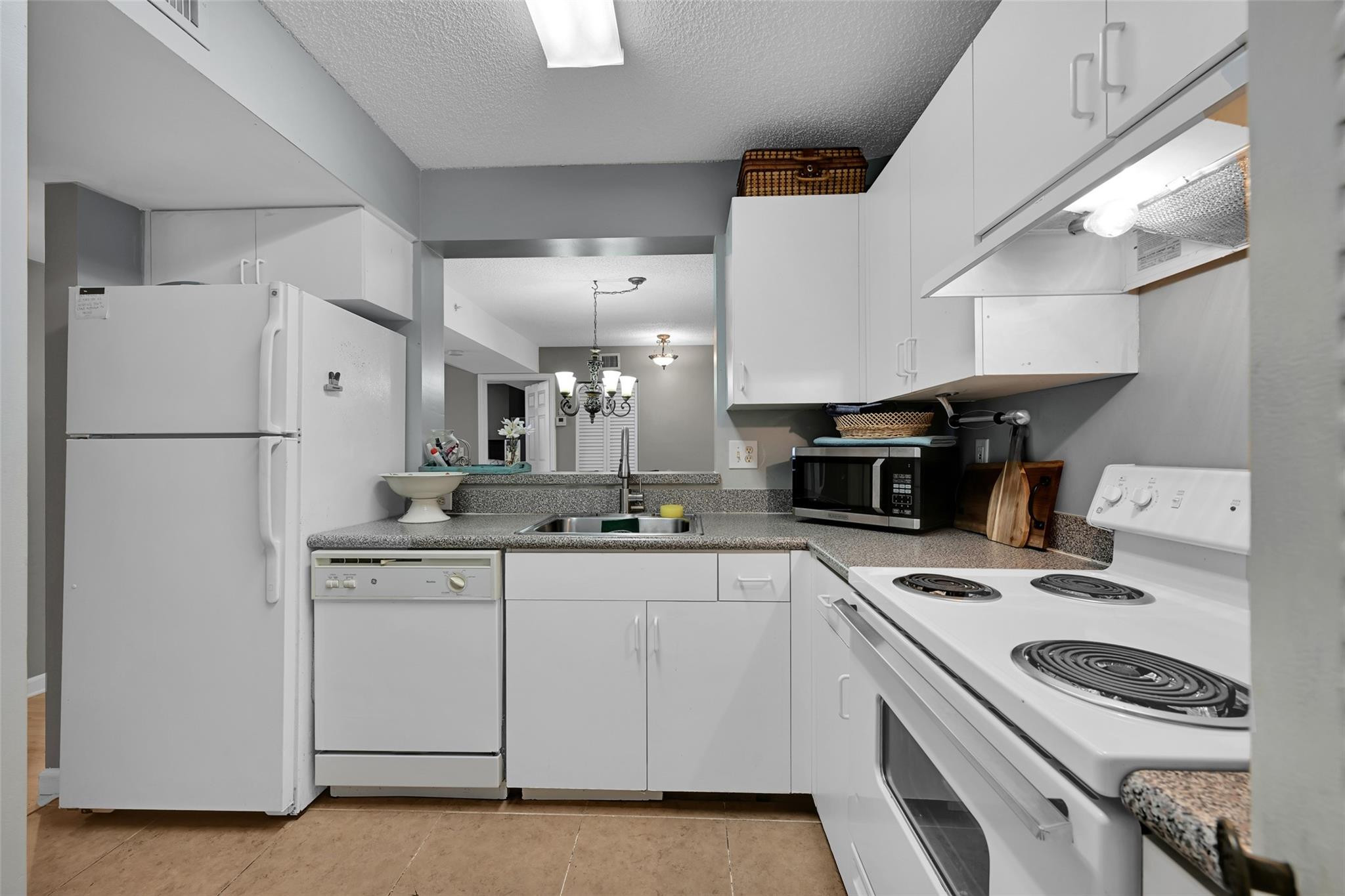 2711 Ocean Club Blvd 204