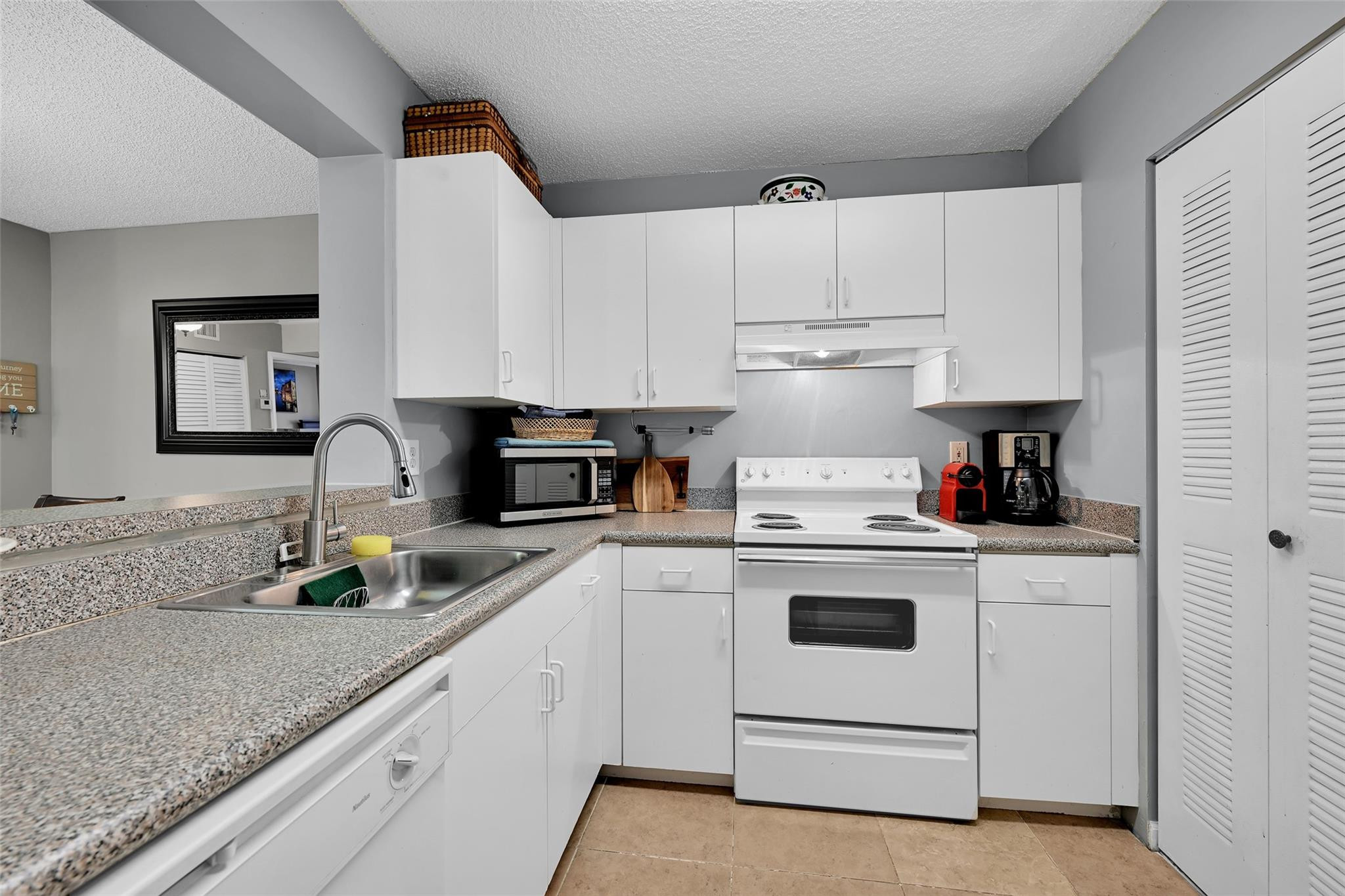 2711 Ocean Club Blvd 204