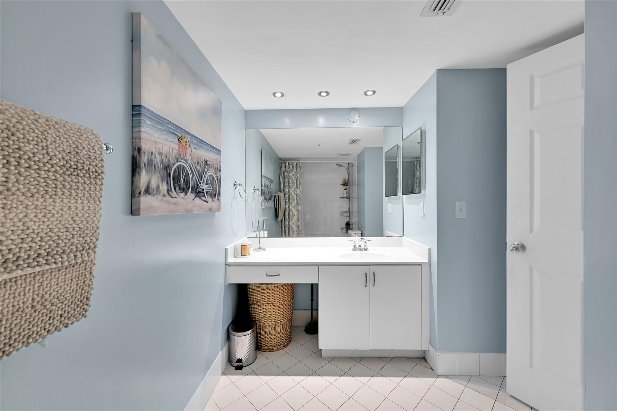 2711 Ocean Club Blvd 204