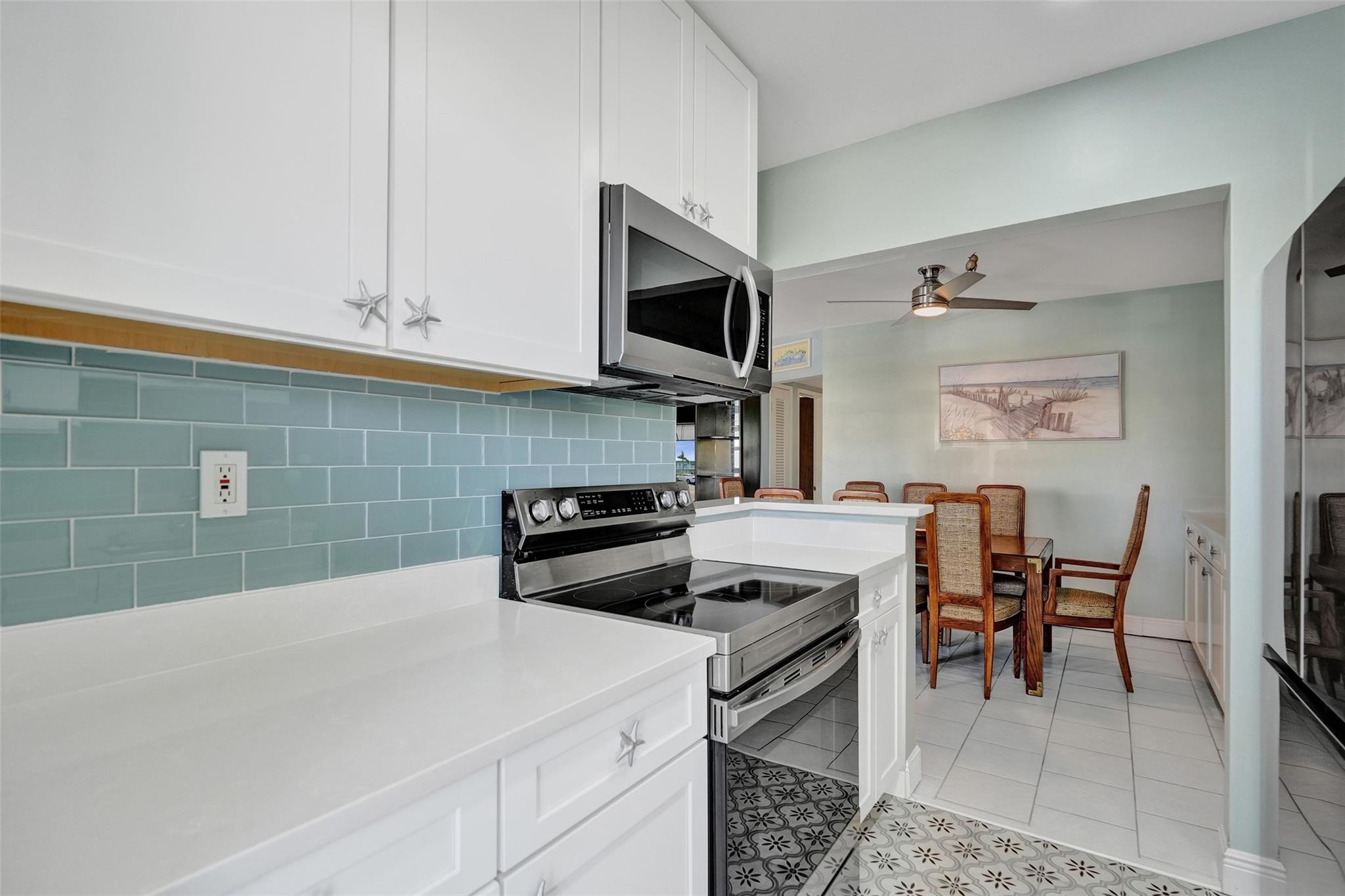 931 SE 9th Ave 13