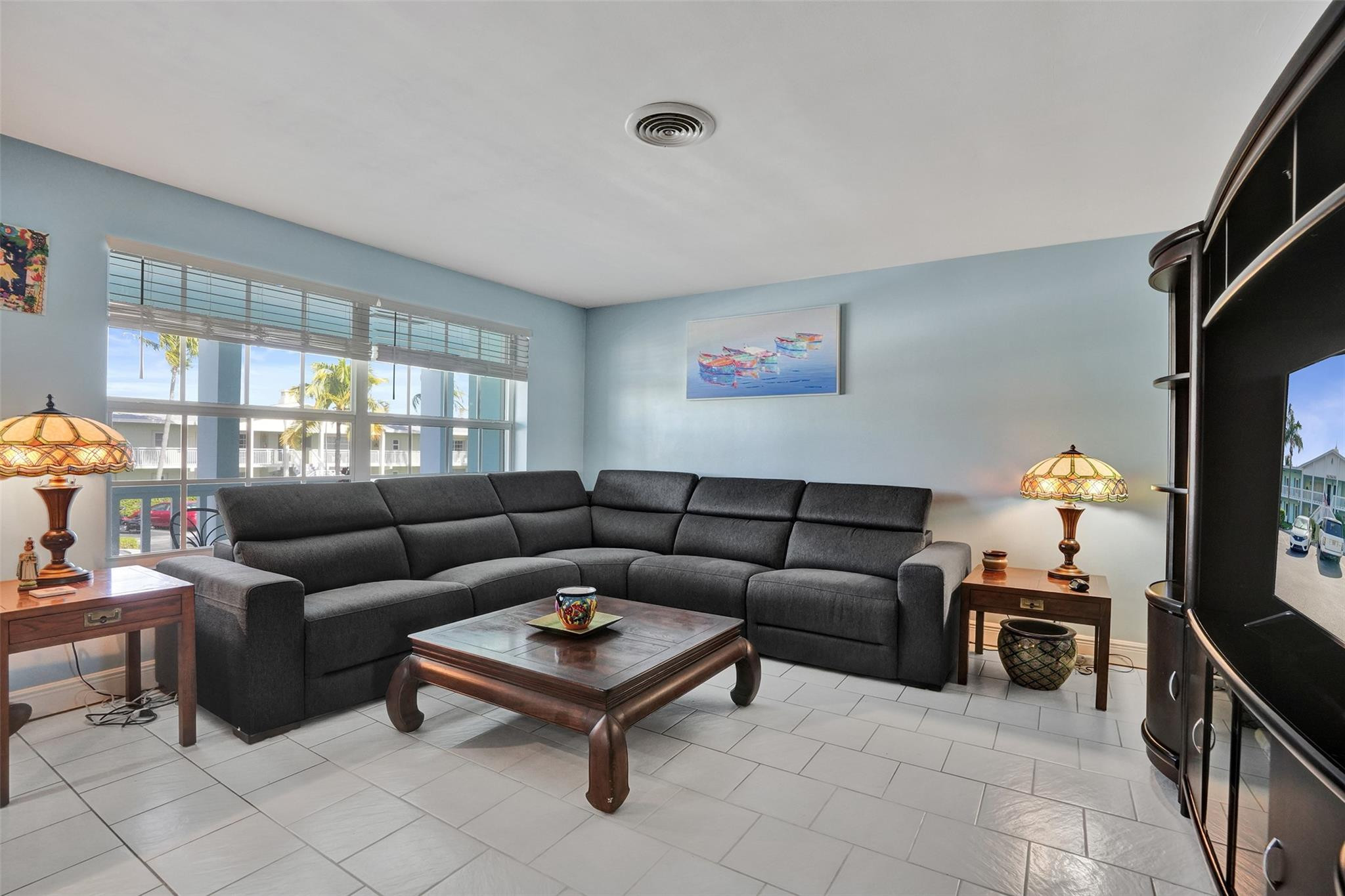 931 SE 9th Ave 13
