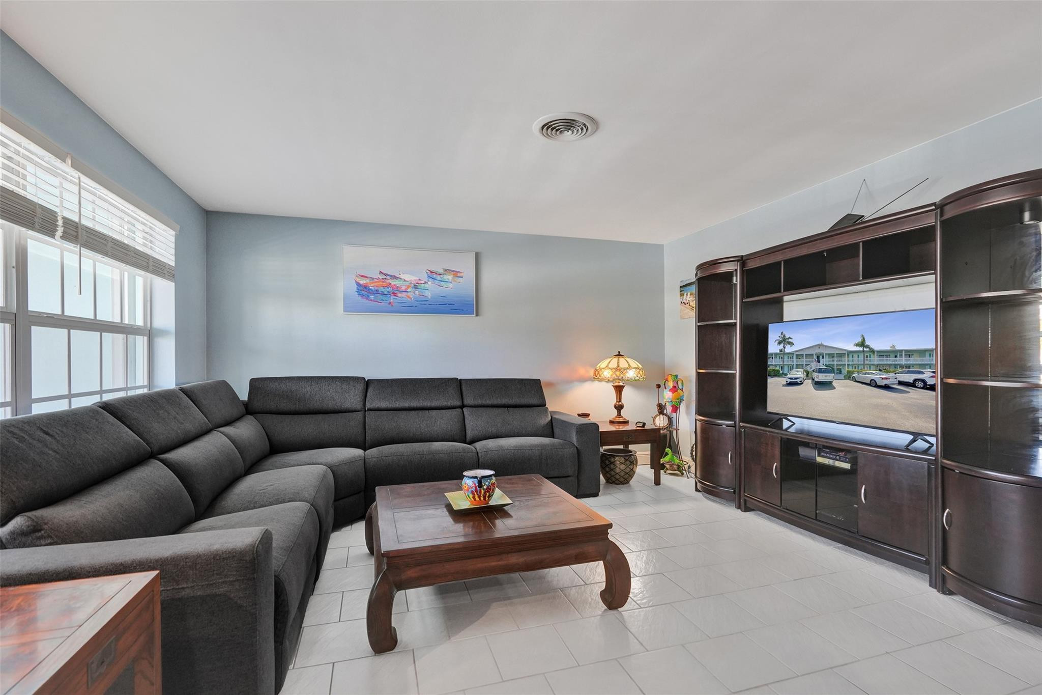 931 SE 9th Ave 13