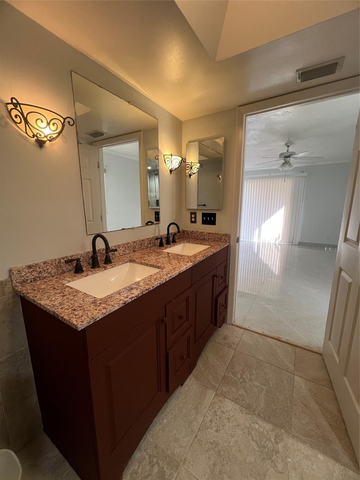 13851 Oneida Dr H1