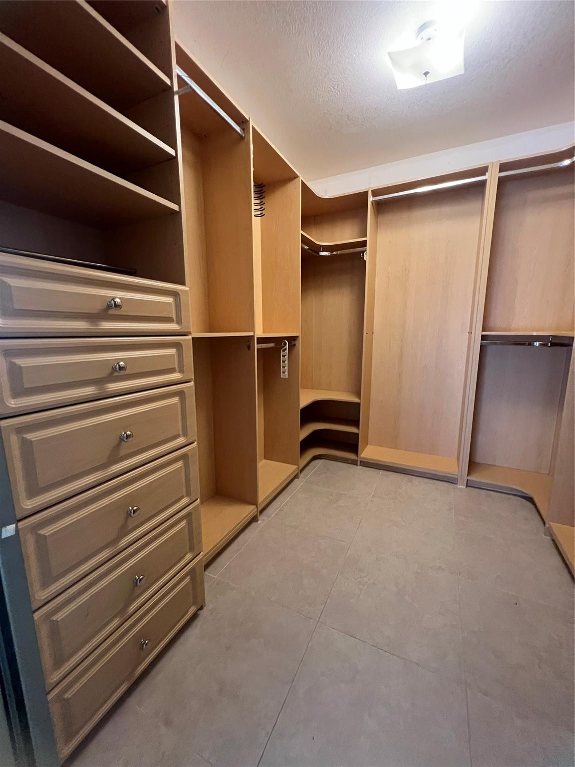 13851 Oneida Dr H1