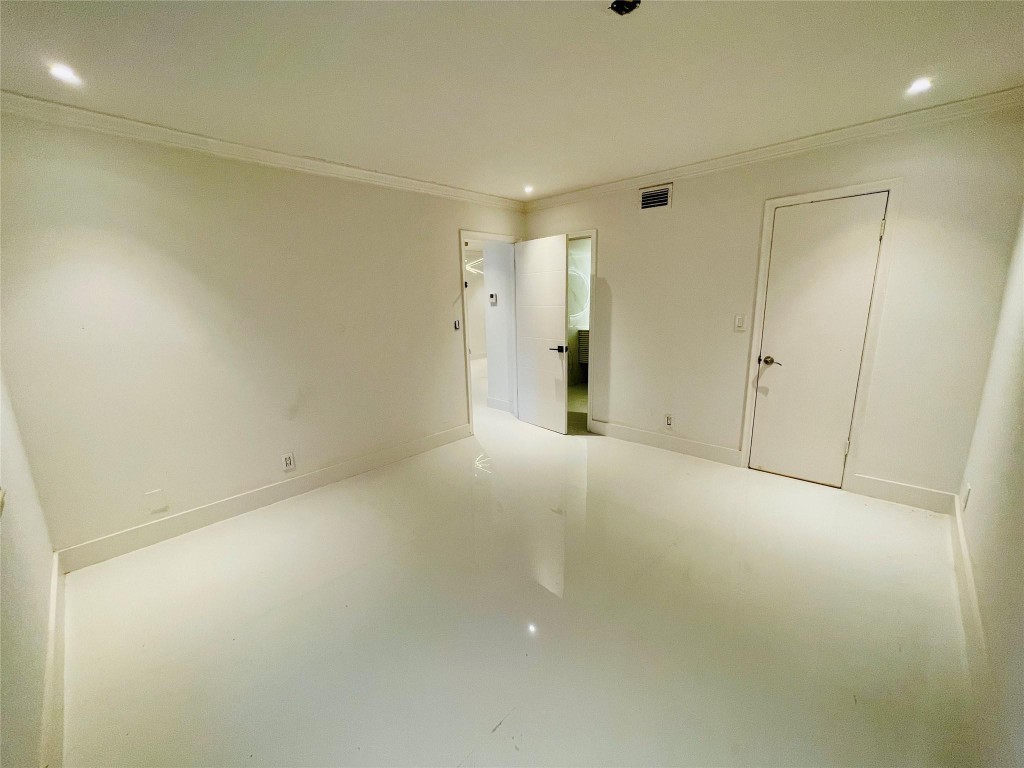 3125 Oakland Shores Dr 203