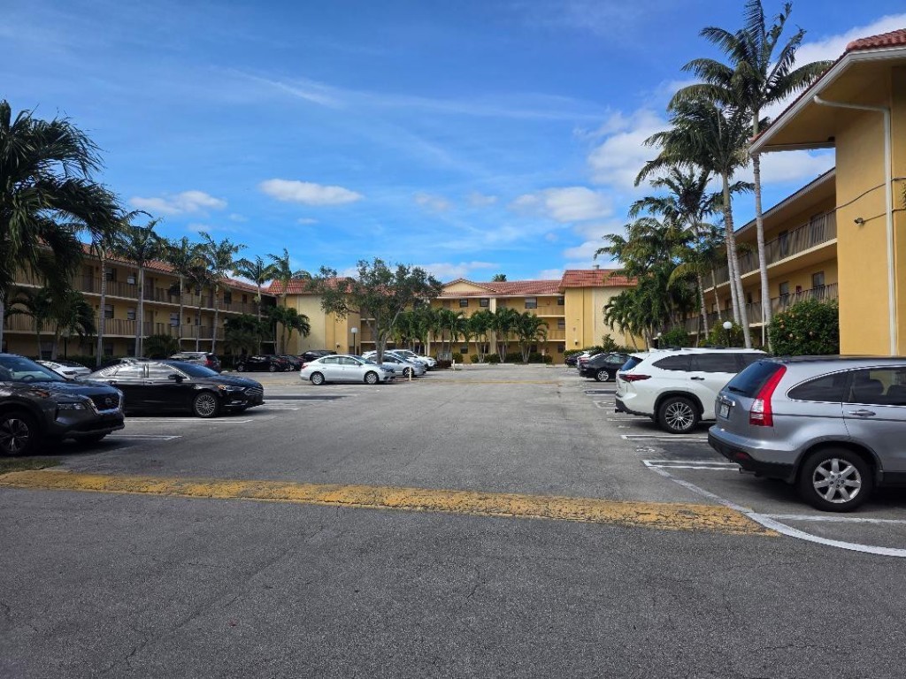 11453 NW 39th Ct 211