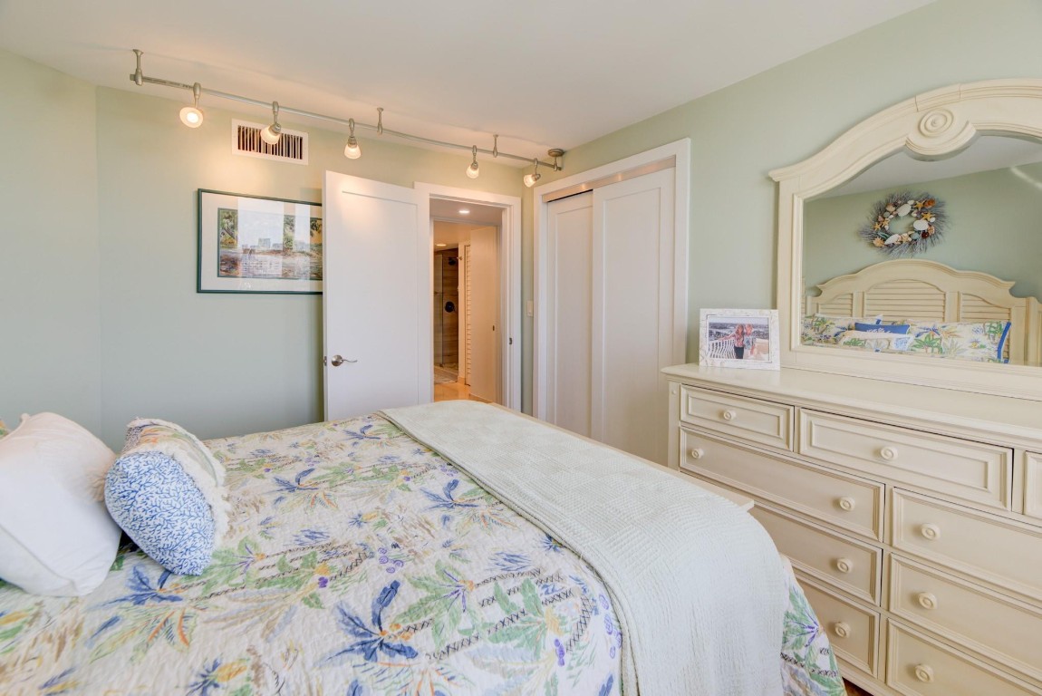 1 Las Olas Circle 1205